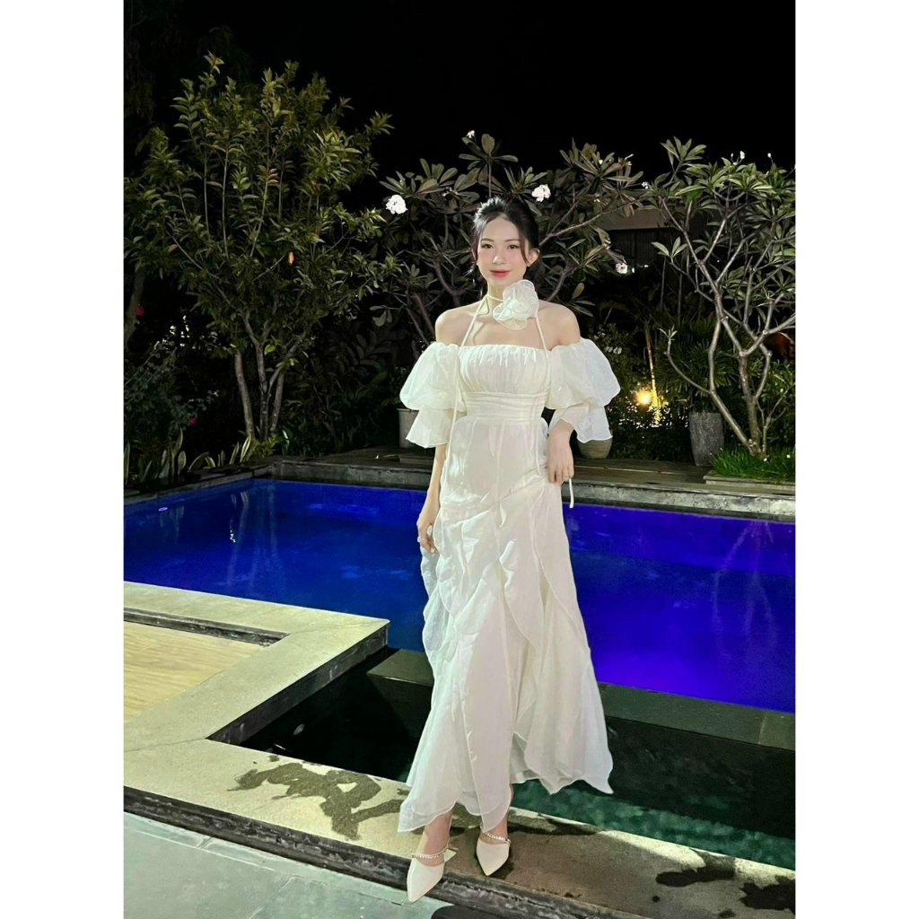 Đầm maxi trễ vai kèm hoa duyên dáng, quyến dũ cho nàng đi chơi, đi biển