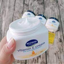 Kem dưỡng da mềm mịn REDWIN Vitamin E Cream 300ml