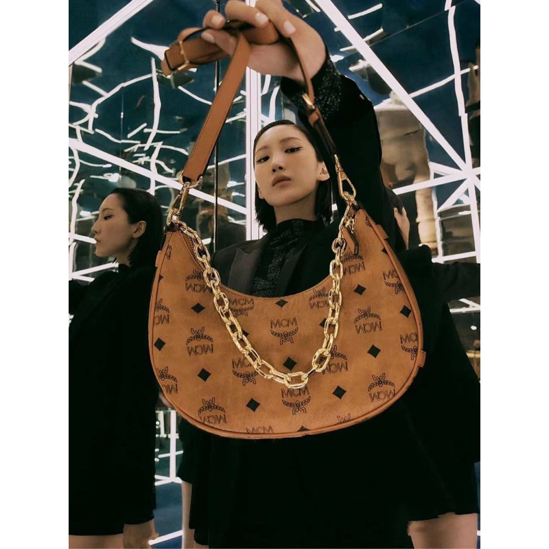 Túi đeo chéo mcm hình bán nguyệt