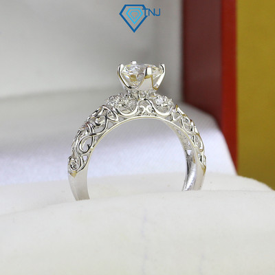 Nhẫn bạc nữ Moissanite 6mm hoa văn tinh tế, kèm thẻ tra cứu xi bạch kim cao cấp NNM0002 - Trang Sức TNJ