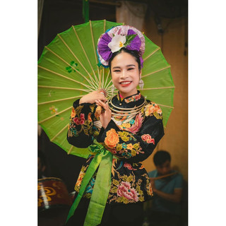 Ô vải biểu diễn văn nghệ , phụ kiện hầu đồng