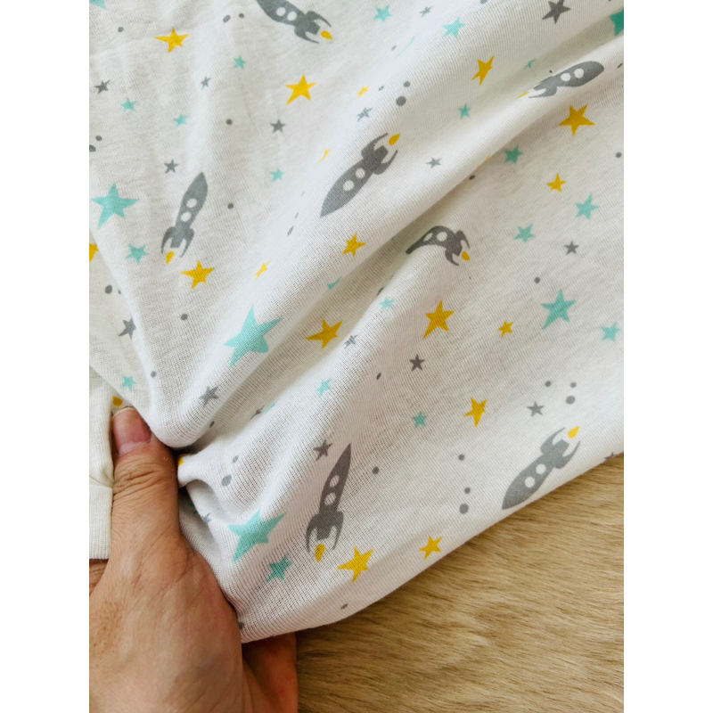 Vải thun cotton borip sơ sinh hoạ tiết tên lửa và ngôi sao