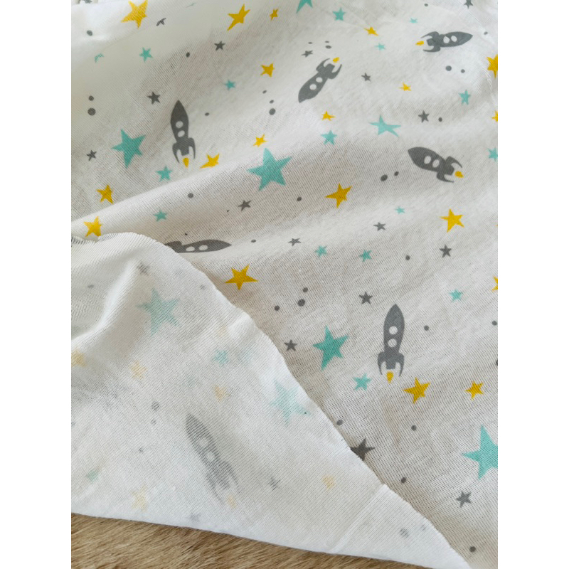 Vải thun cotton borip sơ sinh hoạ tiết tên lửa và ngôi sao