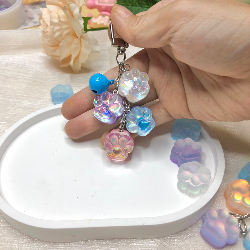 Móc khoá chân mèo nhỏ hologram nhiều màu sắc, móc khoá treo balo, túi xách, móc chìa khoá