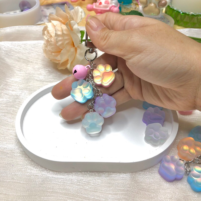 Móc khoá chân mèo nhỏ hologram nhiều màu sắc, móc khoá treo balo, túi xách, móc chìa khoá