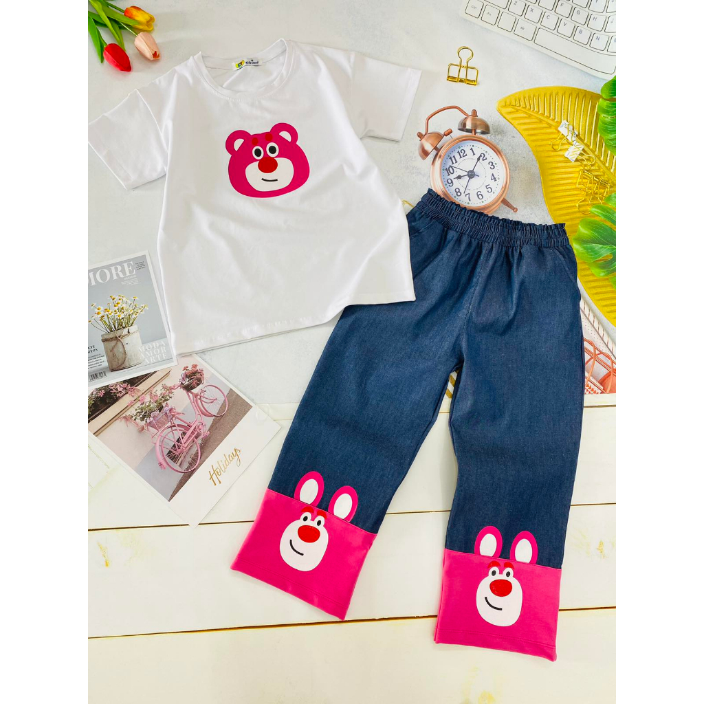 GẤU DÂU dành cho bé gái size từ 15kg - 45kg. Áo chất cotton 4 chiều + Quần chất Jean