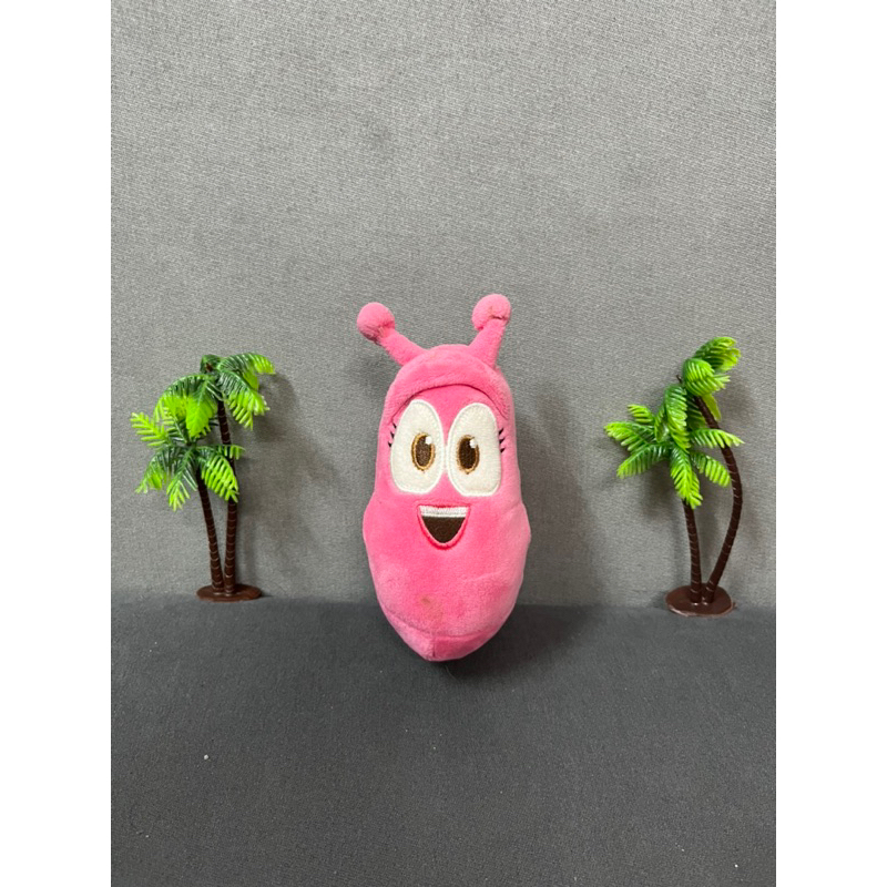Gấu bông sâu Larva hồng đeo tai phone