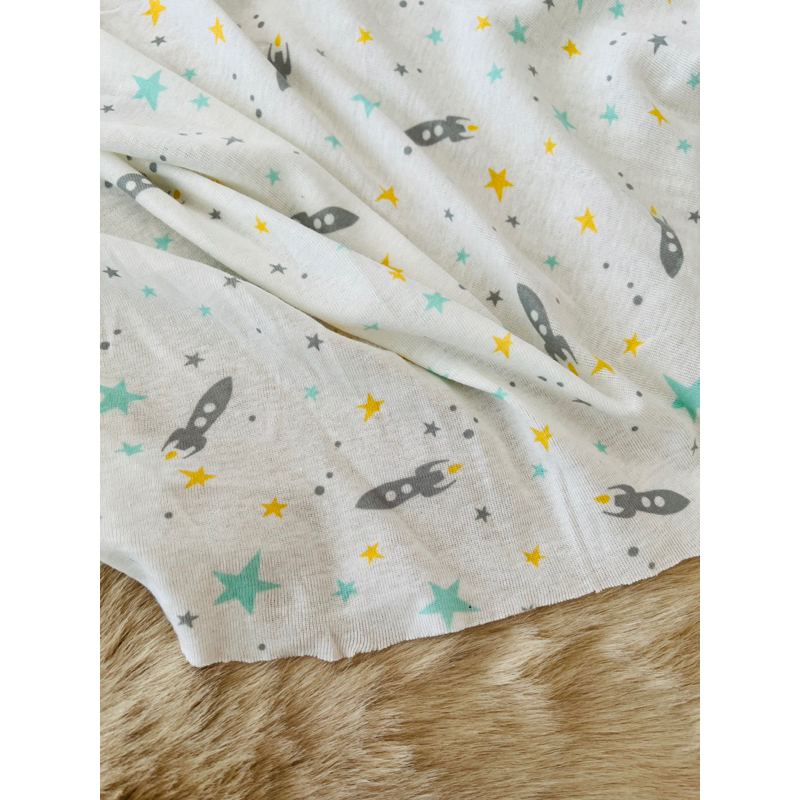 Vải thun cotton borip sơ sinh hoạ tiết tên lửa và ngôi sao
