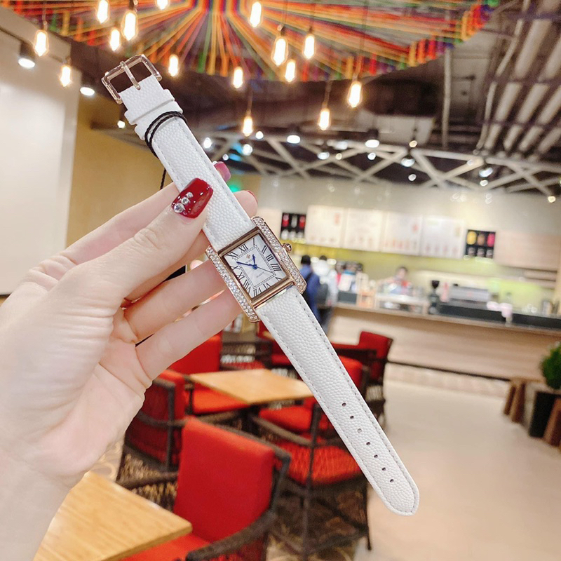 Đồng hồ đeo tay WWOOR nữ dây da mềm, hàng full box, thẻ bảo hành 12 tháng Mai Luxury Watch W 8806