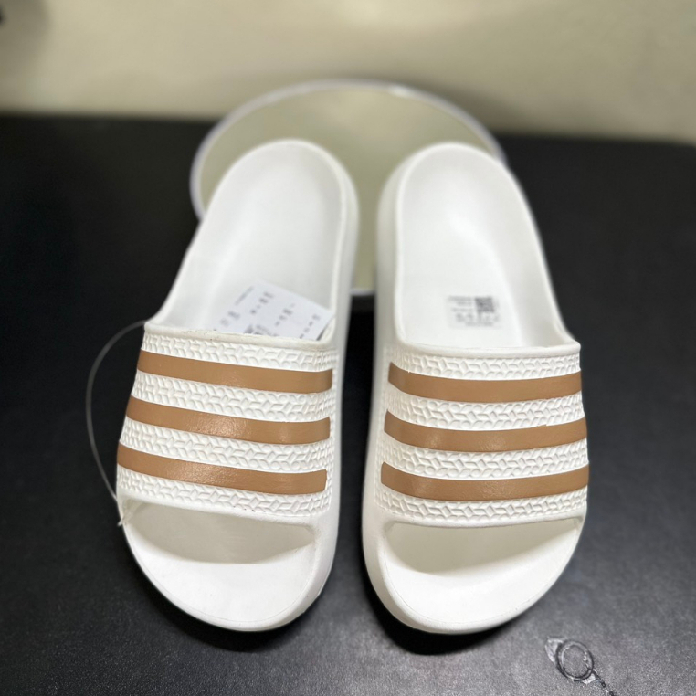 Dép đúc nam nữ Ayoon màu trắng viền nâu mới nhất Hot 2023, Dép ayoon trắng viền nâu đế cao su non Form dáng thể thao