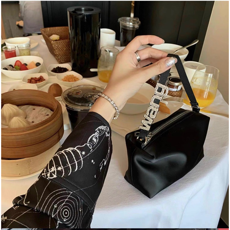 Túi xách nữ cầm tay đeo chéo . túi đeo chéo nữ đá chữ wanggg bền đẹp ảnh tay cầm hình thật