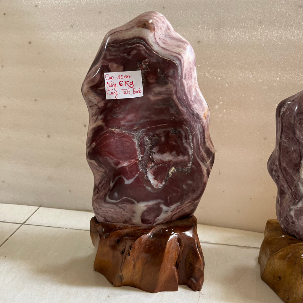 Đá, cây đá, đá trấn trạch màu đỏ tự nhiên cho người mệnh Thổ và hỏa cao 40cm, nặng 6 kg