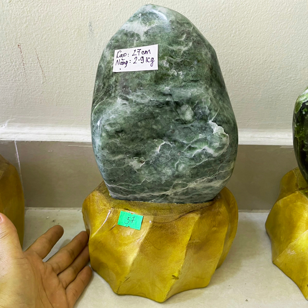 Đá, trụ đá, Cây đá để bàn ngọc thật, tự nhiên cao 27cm, nặng màu xanh lá xanh lá cho người mệnh Hỏa và Mộc
