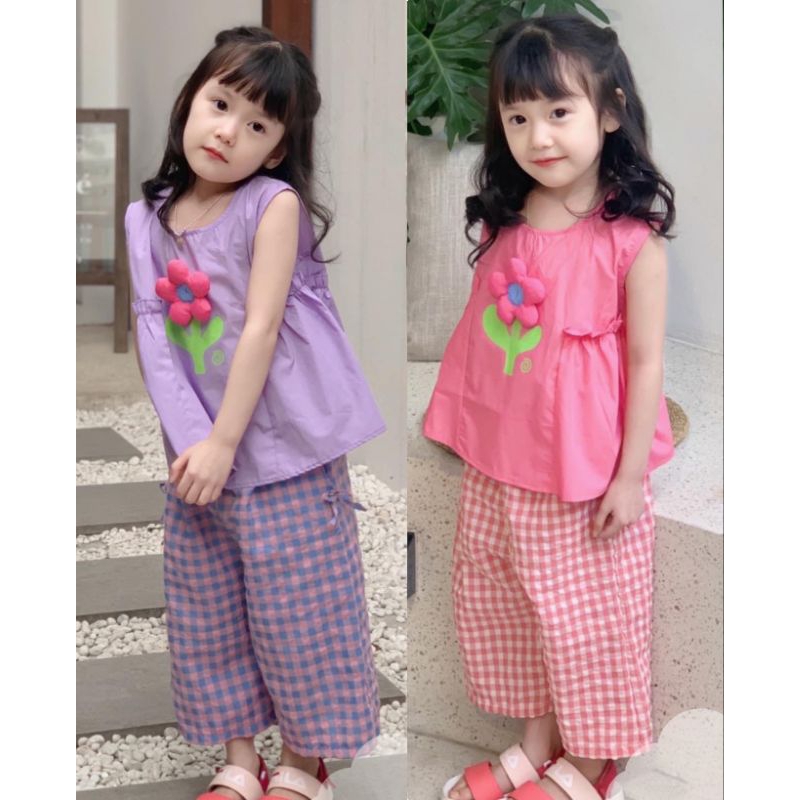 Bộ  áo nhúm hoa nổi quần xuông xinh xắn bé gái