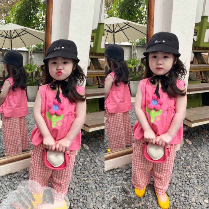 Bộ  áo nhúm hoa nổi quần xuông xinh xắn bé gái