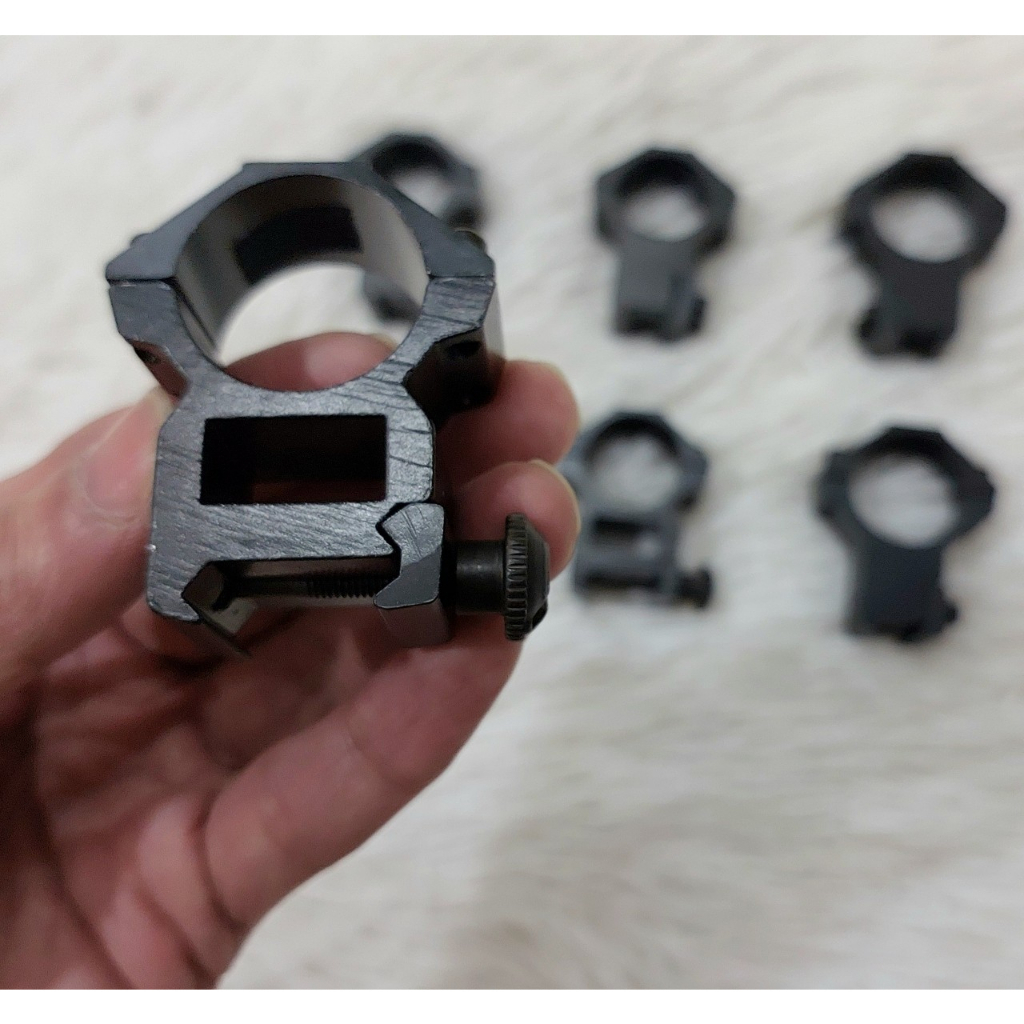 Chân kíh ray 11 và 20, chân đèn pin