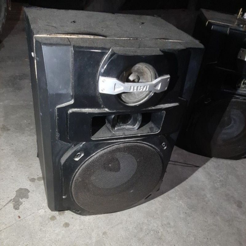 Thùng loa gỗ cũ có củ loa bên trong gồm 1 loa bass 15 và 1 loa trele dùng chế loa kéo( đọc kĩ mô tả)