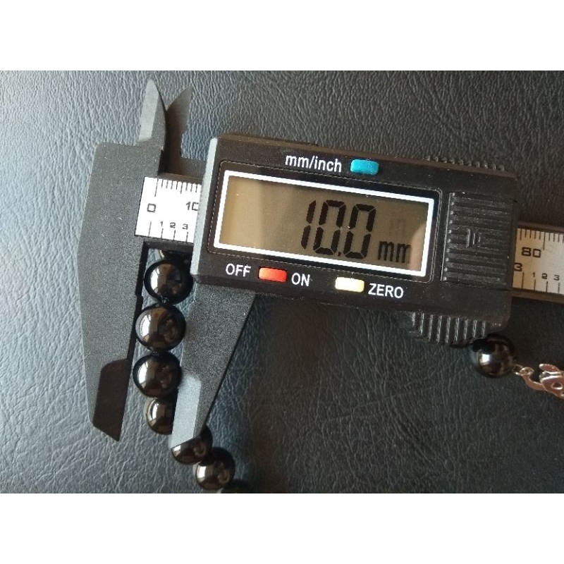 Vòng đá hạt 10li khoá khắc silver