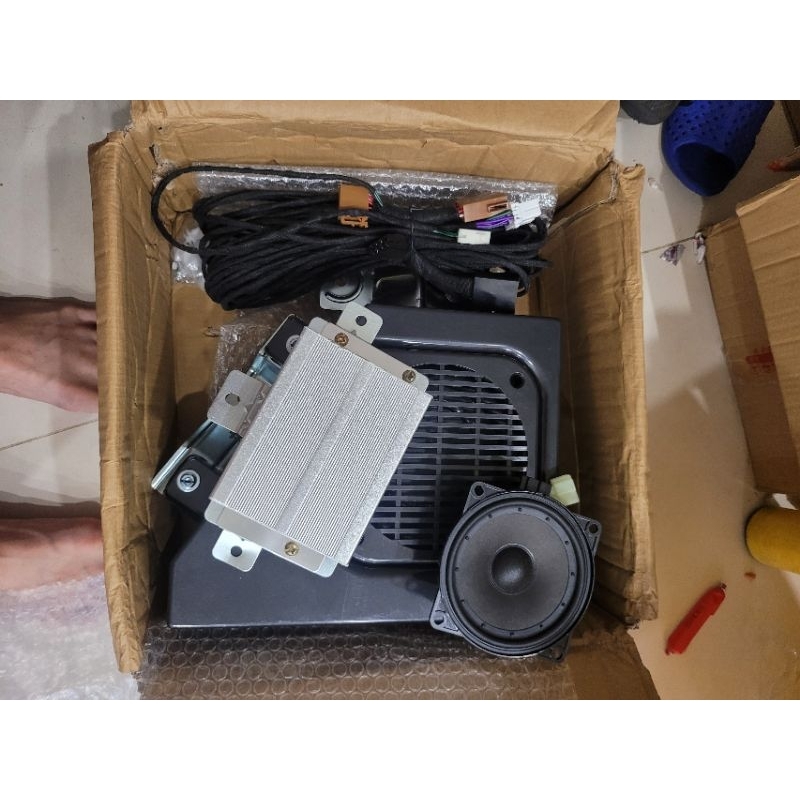 sub hơi theo xe zotye z8 z8l