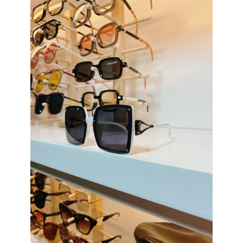 Kính Hiệu Vuông Tràn Viền Chữ YSL. Hot Trendy Mẫu Mới