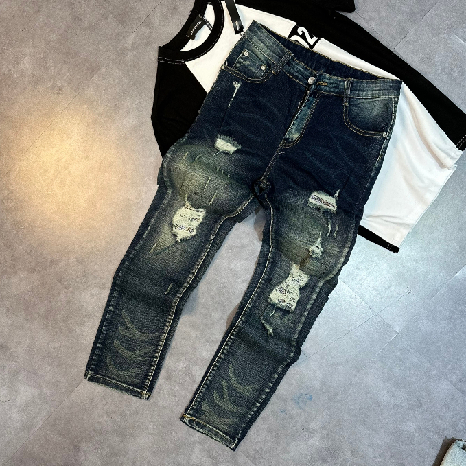 Quần jeans nam Amiri CD002 Xanh đậm vá kim tuyến trắng,chất liệu dehim co giãn 4 chiều,form sninky,Size 28/32.