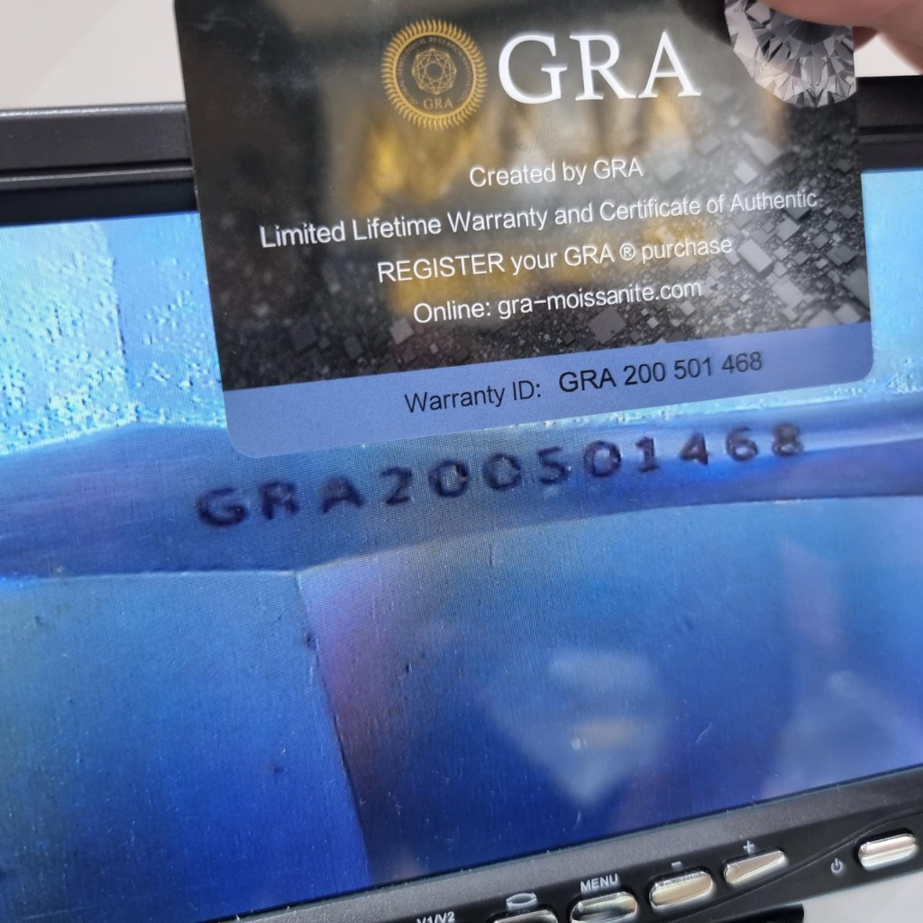 Kim cương nhân tạo Mỹ Moissanite giác cắt tròn màu vàng vivid