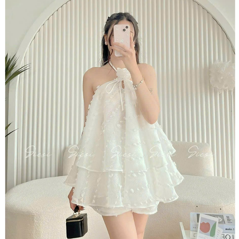 Set áo cổ yếm kèm choker hoa 2 tầng phối quần short đùi thời trang đi biển du lịch xuân hè sang chảnh tiểu thư LEVAN
