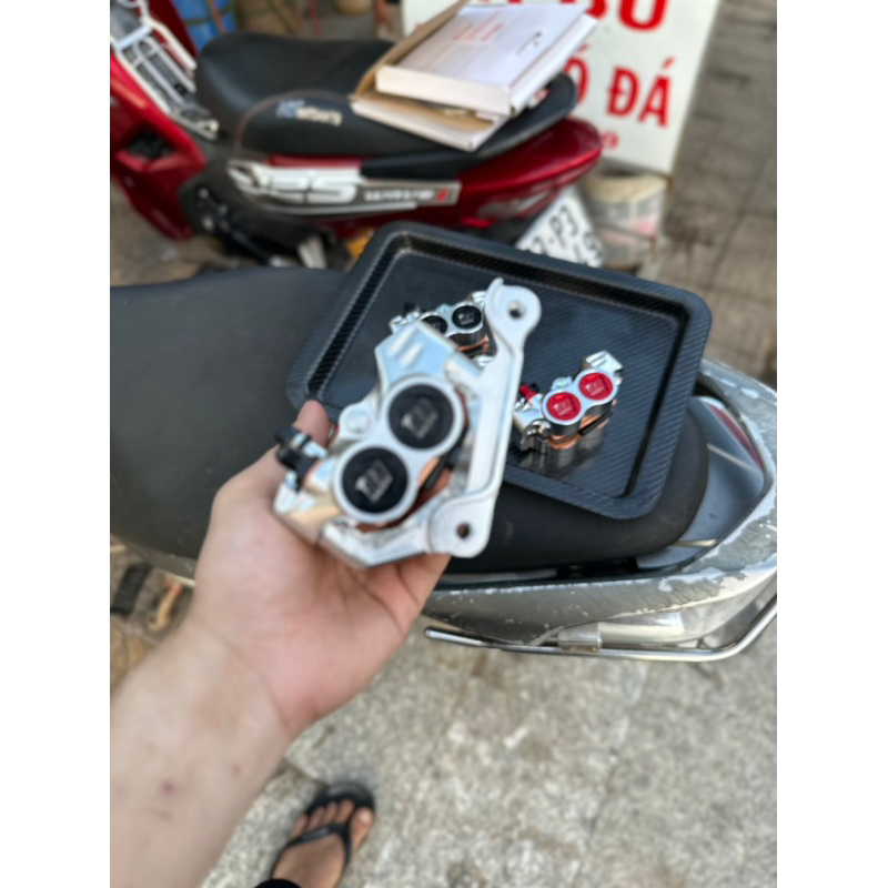 Heo dầu 81 4 Pis CNC Nguyên Khối Thailand phanh xe