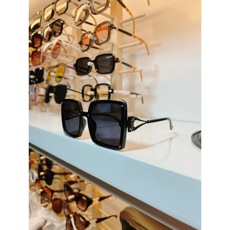 Kính Hiệu Vuông Tràn Viền Chữ YSL. Hot Trendy Mẫu Mới
