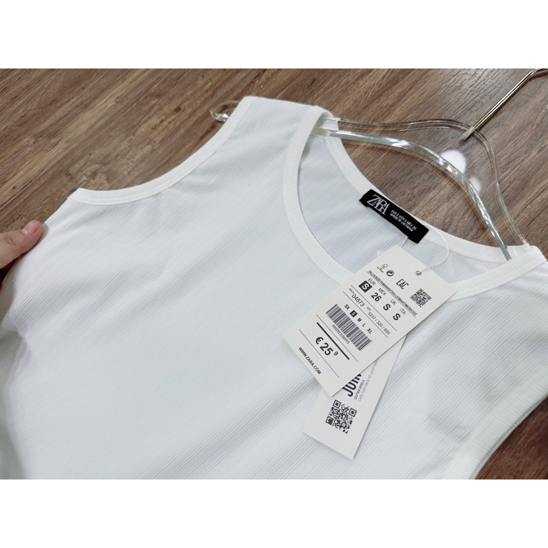 Đầm trắng midi sát nách dáng dài