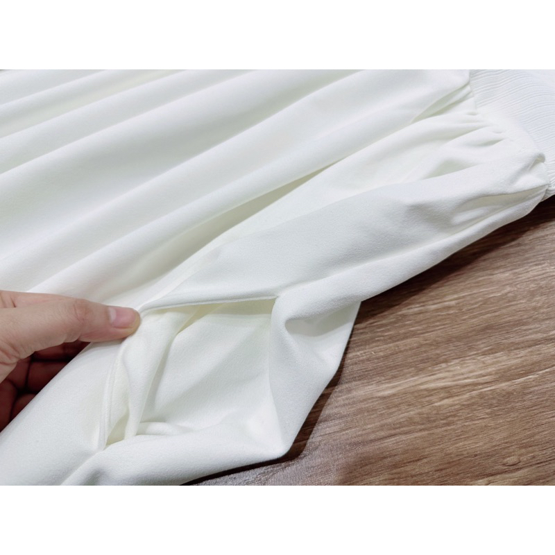 Đầm trắng midi sát nách dáng dài