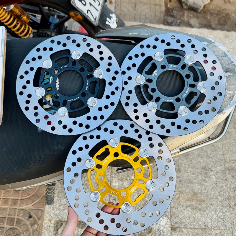 Đĩa Brembo Moto 3 220mm khoen inox