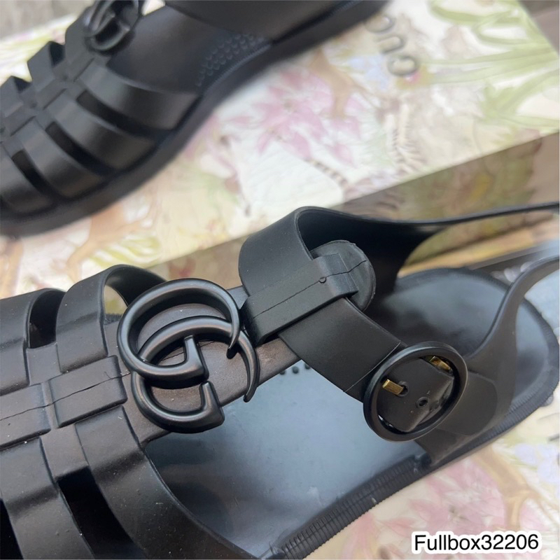 Dép rọ sandal nam GC 2 chữ Gc sơn đen giá siêu hấp dẫn hot nhất hè 2023!