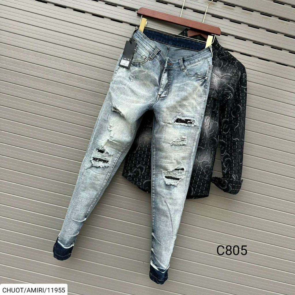 Quần jeans nam Amiri C806 Xanh nhạt vá da đen họa tiết,chất liệu dehim co giãn 4 chiều,form sninky,Size 28/32.
