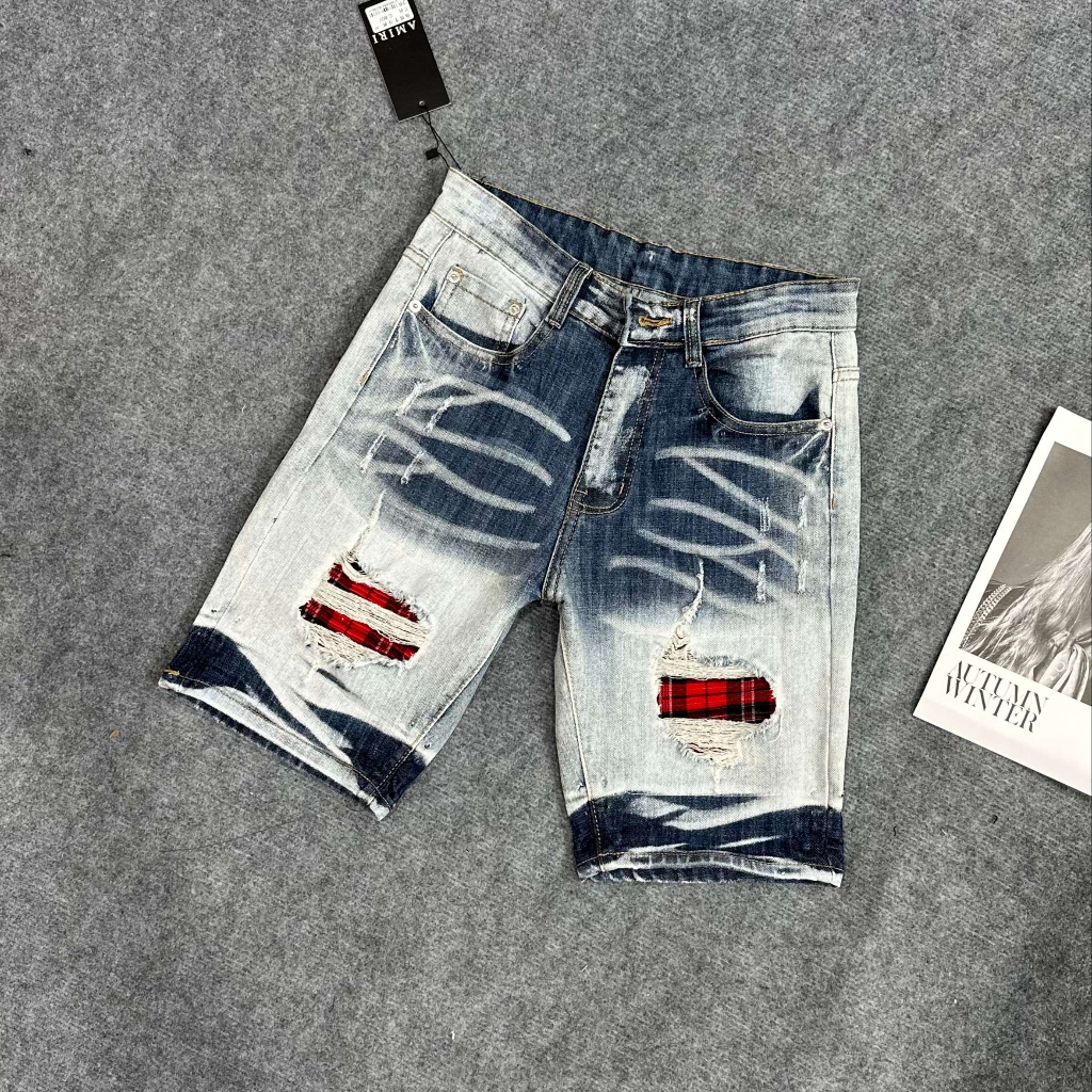 Quần short jeans nam Amiri C807 Xanh nhạt vá trần nhăn đỏ,chất liệu dehim co giãn 4 chiều,Size 28/32.