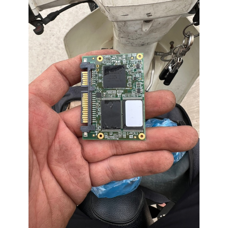 ssd 32 gb sk trên 90 % | BigBuy360 - bigbuy360.vn