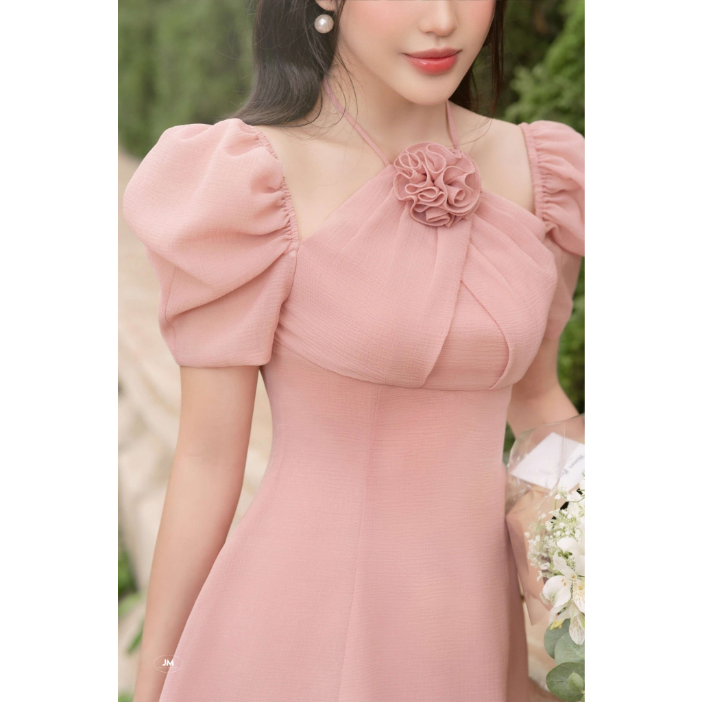 JM Dress Desgin - Đầm cổ yếm cài hoa 1S64.2304WF