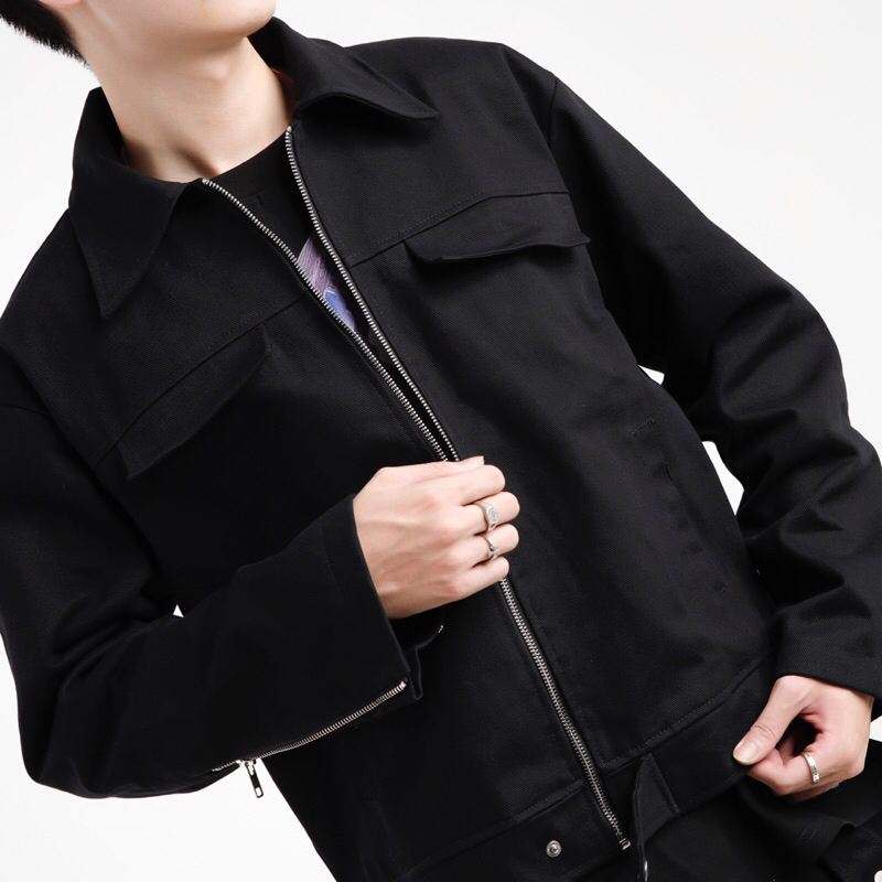 MUZE KAKI CROPPED JACKET // BLACK // Áo Khoác Dây Kéo