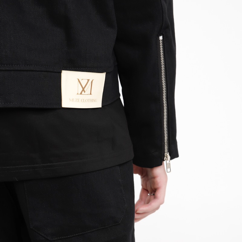 MUZE KAKI CROPPED JACKET // BLACK // Áo Khoác Dây Kéo