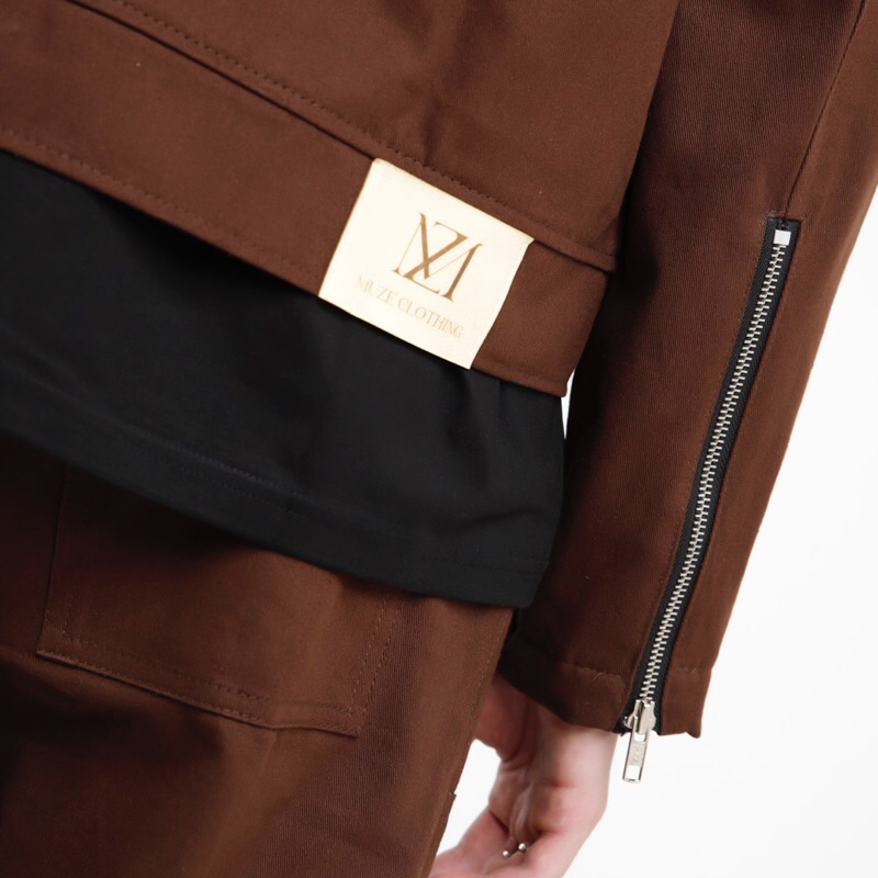 MUZE KAKI CROPPED JACKET // MOCHA // Áo Khoác Dây Kéo