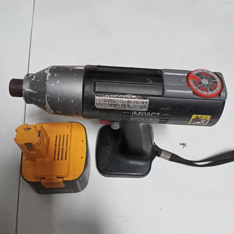 national 12v ez6605 có chức năng đếm đủ tiếng búa dừng đập (thân vỏ không pin sạc)