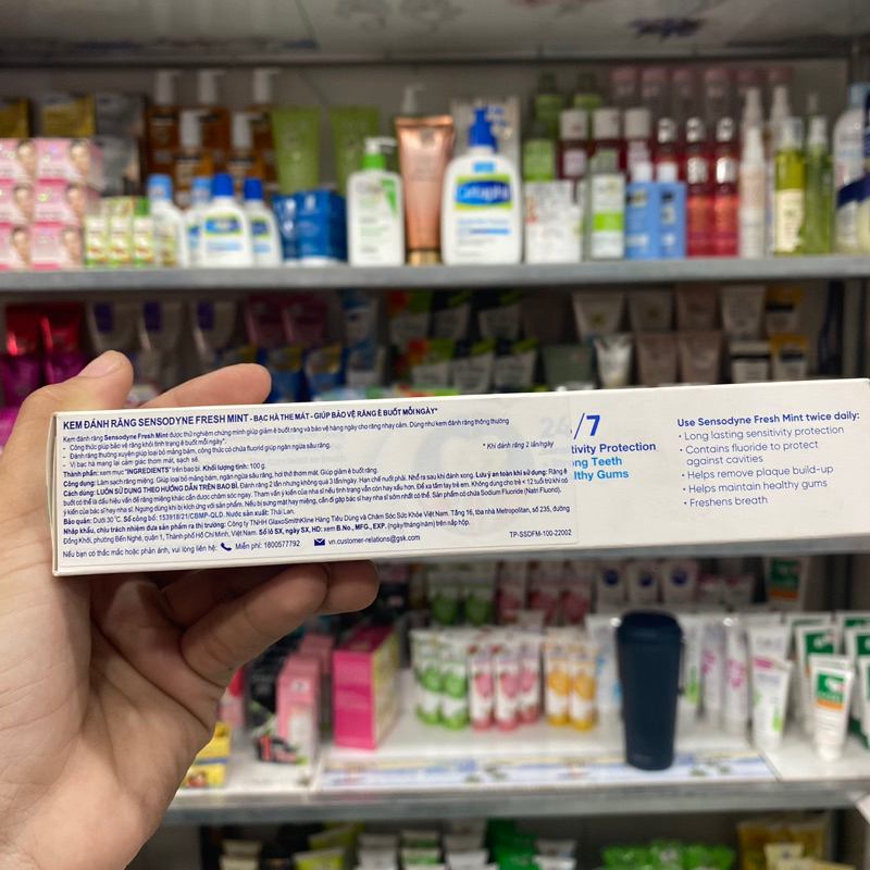 Kem đánh răng Sensodyne giảm ê buốt và bảo vệ răng 100g