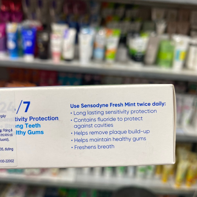 Kem đánh răng Sensodyne giảm ê buốt và bảo vệ răng 100g