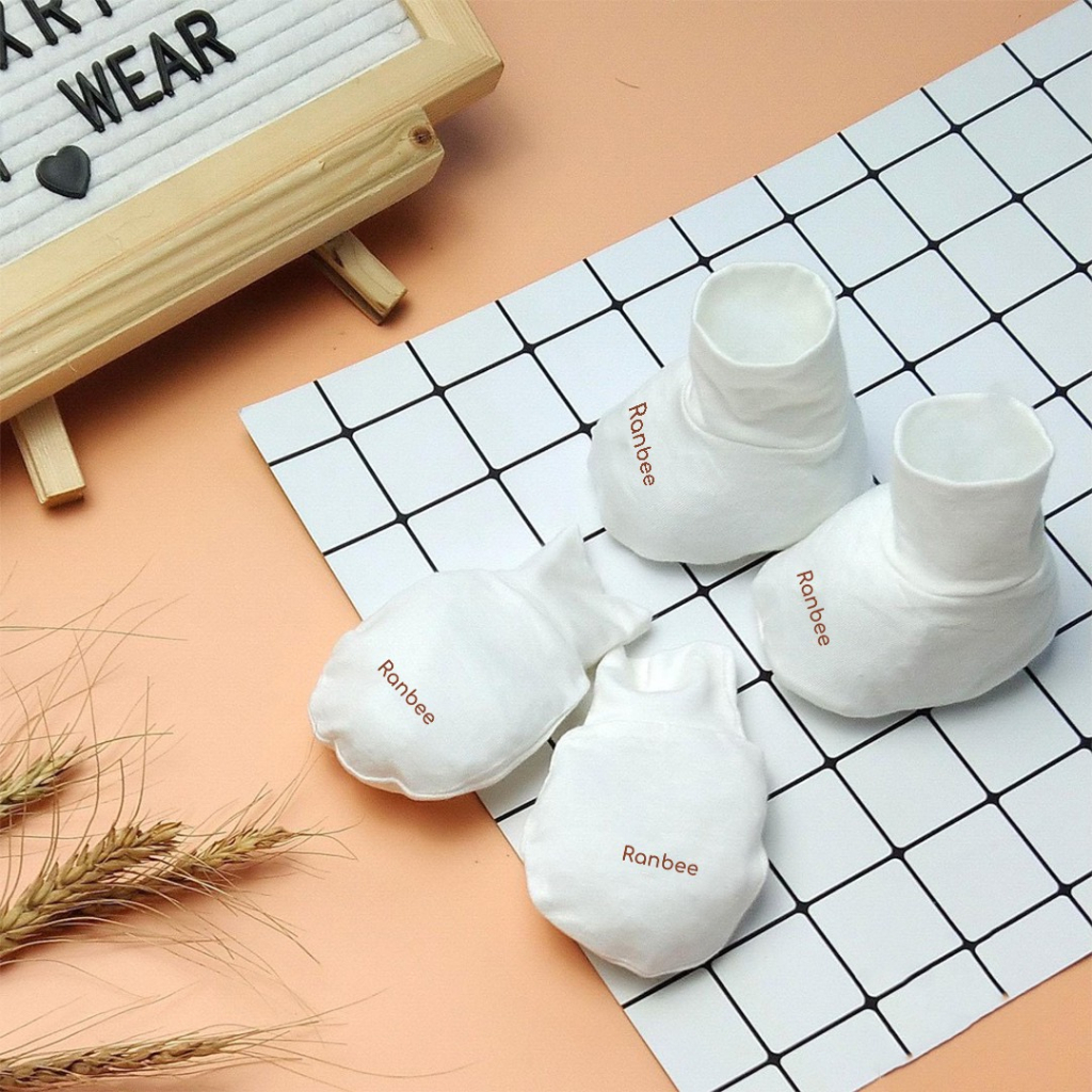 Set bao tay bao chân kèm mũ, yếm cho bé sơ sinh Ranbee chất liệu Modal cao cấp - PN035
