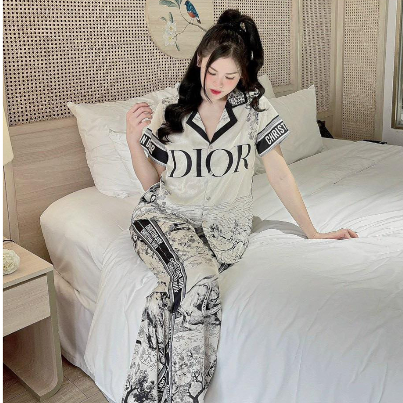 Đồ ngủ nữ ,pijama lụa nữ tay ngắn quần dài hàn quốc, chất liệu lụa mềm mịn, TM Shop