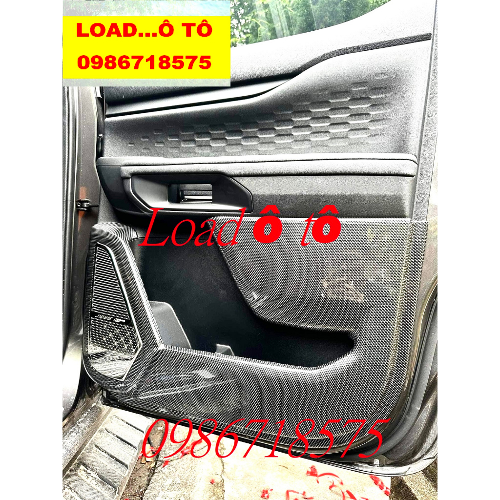 Ốp Tapli Cánh Cửa, Màng Loa Xe Ford Ranger 2023 Mẫu Nhựa ABS Giả Vân Carbon Cao Cấp
