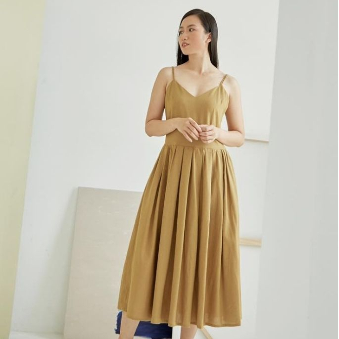 COCO SIN - Đầm 2 Dây Nâu Form Rộng Cổ V