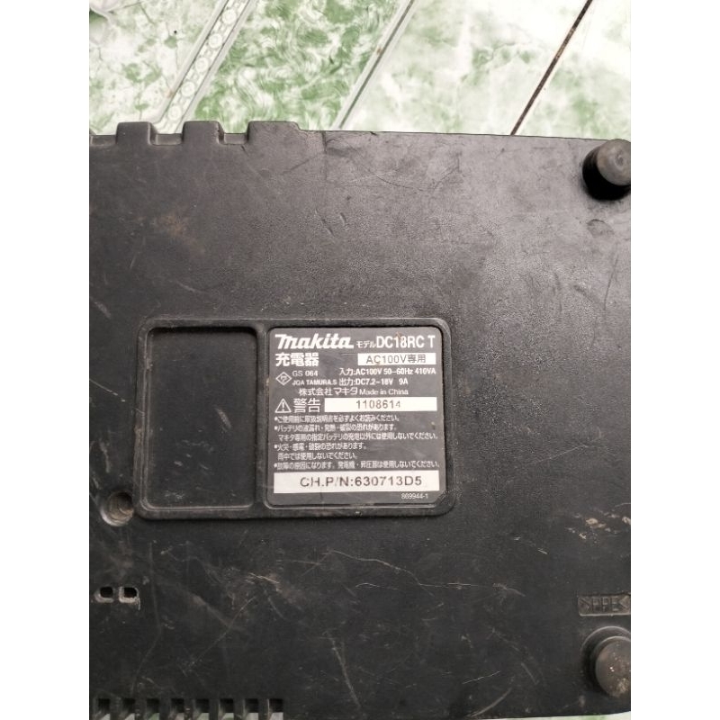 Sạc pin Makita 7.2-18v và 7.2-24v và sạc Panasonic l81 nội địa nhật