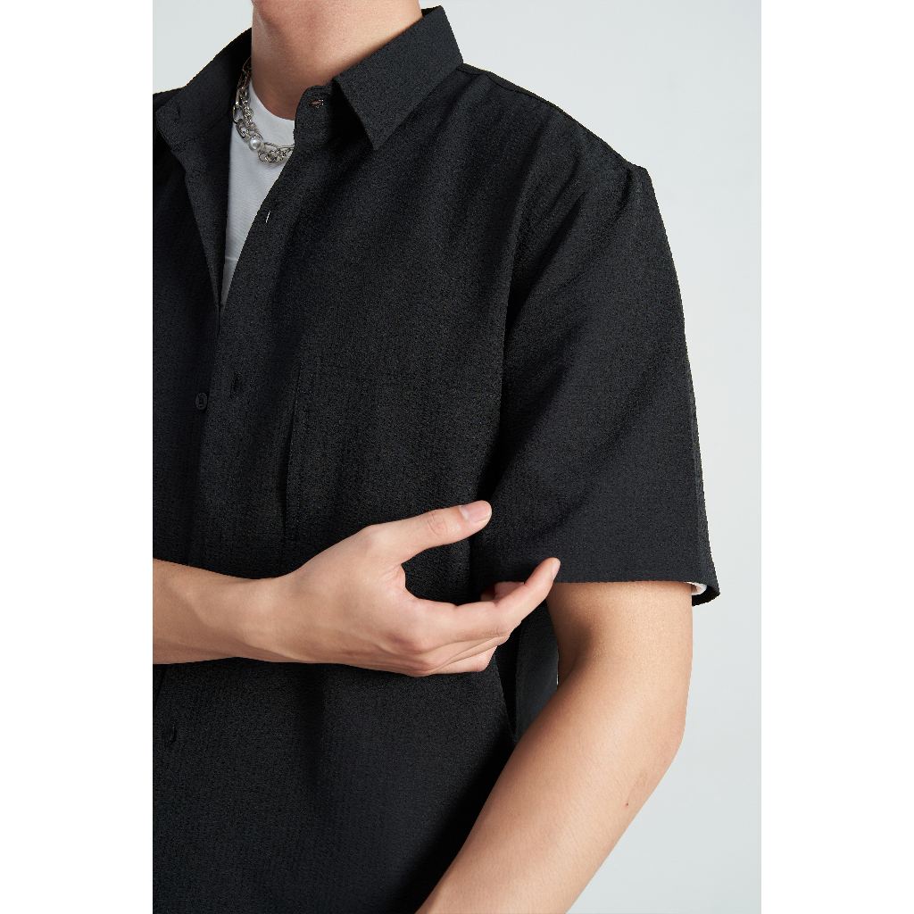 Áo sơ mi cộc tay Cuban Shirt nam Trơn ATINO vải lụa form regular SM2.4992