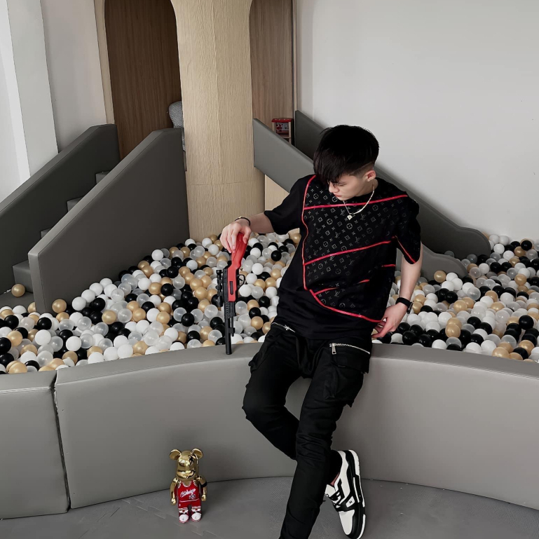 Áo Phông In Họa Tiết LV Dáng Rộng Cho Nam Nữ | BigBuy360 - bigbuy360.vn